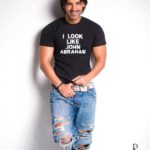 John Abraham Instagram - 🫶🏻💯 Here’s to the ‘Original’. A shot we did 18 years back @thejohnabraham ❤️ Photography 📸 @dabbooratnani Assisted By @manishadratnani Post Production @dabbooratnanistudio #dabbooratnani #johnabraham #dabbooratnaniphotography #dabbooratnanicalendar Dabboo Ratnani Photography