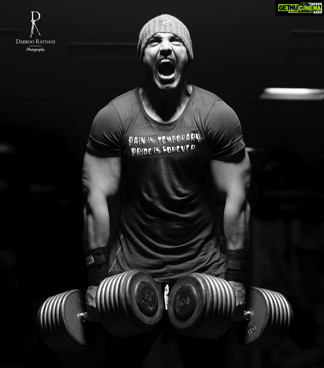 John Abraham Instagram - ππ»ββοΈπ€© Pain Is Temporary, Pride Is Forever π₯β€οΈ @thejohnabraham Photography πΈ @dabbooratnani Assisted by @manishadratnani Post Production @dabbooratnanistudio #dabbooratnani #johnabraham #dabbooratnaniphotography #dabbooratnanicalendar Dabboo Ratnani Photography