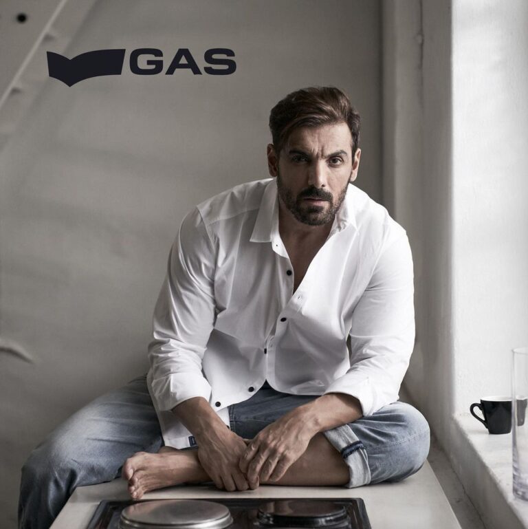 John Abraham Instagram - HEY @Gasjeansindia ! Super excited to be a part of this iconic Italian brand. We have worked really hard to bring in that Italian style, sensibility, craft, and detailing in this very special collection. Salute! to new beginnings. @gasjeansindia @ajiolife Ajio.com Gasjeans.in #GASjeansxjohn #HeyGas #HeyJohn #GasJeansIndia #GasJeans #Johnabraham #ItalianJeans #ajiolife