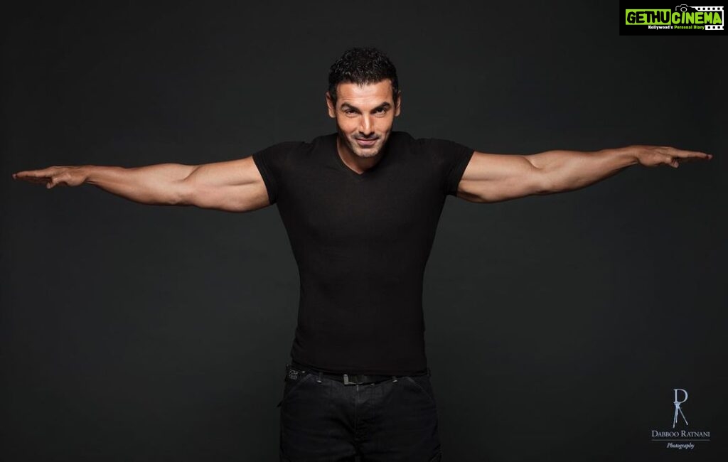 John Abraham Instagram - 👐🏻❤️ Your wings already exist. All you have to do is fly❣️💯 @thejohnabraham Photography 📸 @dabbooratnani Assisted by @manishadratnani Post Production @dabbooratnanistudio #dabbooratnani #johnabraham #dabbooratnaniphotography #dabbooratnanicalendar Dabboo Ratnani Photography