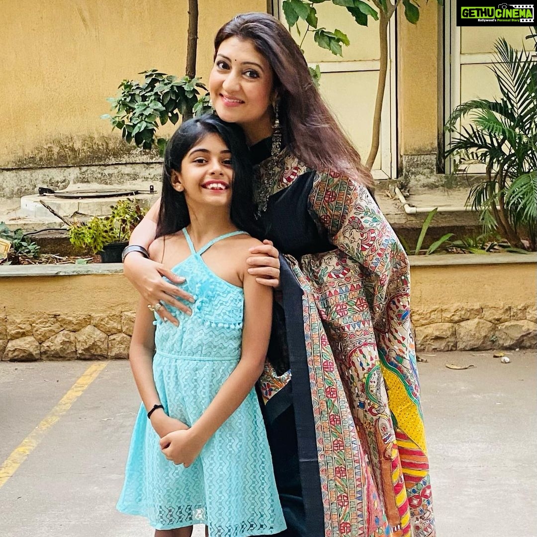 Juhi Parmar Instagram - It may not be Mother’s Day, but I still think it’s a perfect day to celebrate you Mumma..Since the time I remember I have seen you playing both the roles and doing everything that a Father does. From fulfilling every wish of mine to being there for me to fall back on whenever I need. From unconditional love and care of a Mother to giving support and strength of a Father. I have got it all from YOU. Just like these pictures, I know that you are always standing right beside me through the course of life, being my pillar of strength! Happy Father’s Day Mumma! I Love You ❤️ #fathersday #fatherdaughter #strong #unconditionallove