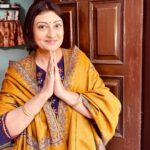 Juhi Parmar Instagram - Welcome to a new story, a new world and a new flavour of entertainment. I am back on screen and this time the platform is new, it’s a new avatar but the butterflies in my stomach are the same, dancing just like before any new release. Can’t wait to entertain all of you again and this time as Neerja. Meet her on 19th May @amazonminitv in the new season of Yeh Meri Family #ott #yehmerifamily #new #entertainment #excited