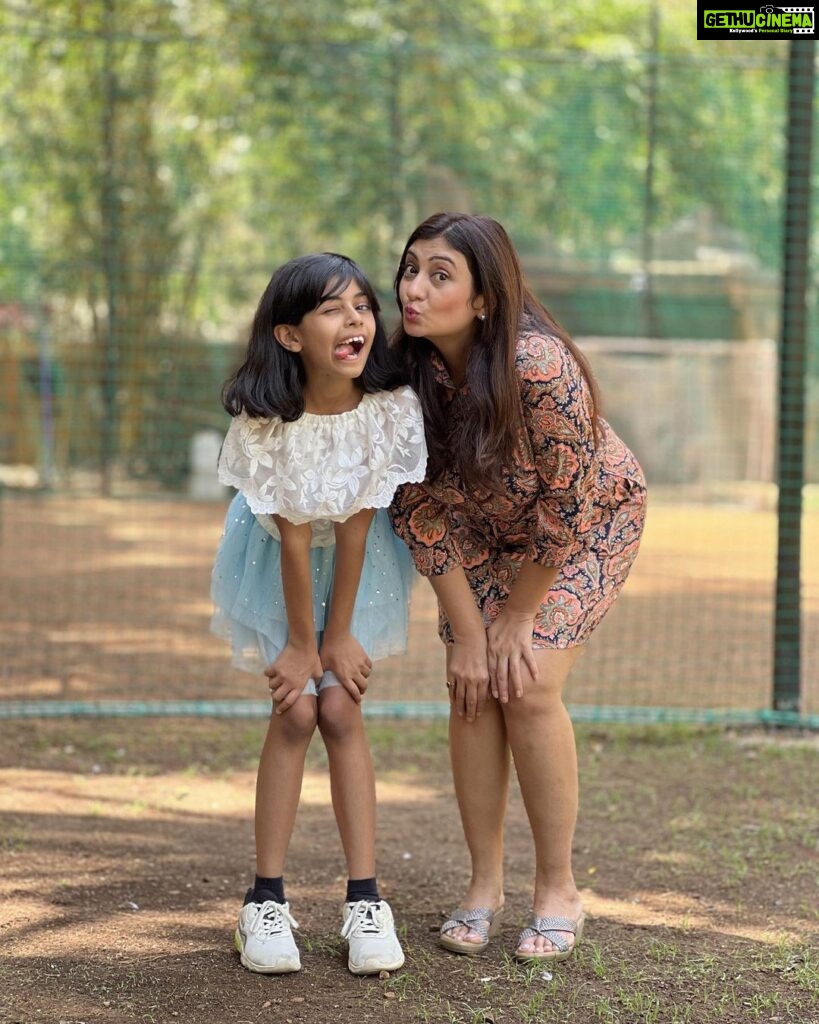 Juhi Parmar Instagram - That day of the week which is dedicated to family and for me to my Ginni! No schedules, late mornings, and whatever she wishes to do! Make your memories and enjoy your Sunday! #happysunday #sunday #sundayfunday #happy #together #mother #motherdaughter #love #loveyou