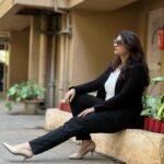 Juhi Parmar Instagram – There shall never be any blues where there is confidence!  Seize the day and watch it become yours!  #NoTuesdayBlues #IfICanYouCan #confidence #unstoppable #believer #dontquit #motivation #lookforward