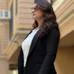 Juhi Parmar Instagram – There shall never be any blues where there is confidence!  Seize the day and watch it become yours!  #NoTuesdayBlues #IfICanYouCan #confidence #unstoppable #believer #dontquit #motivation #lookforward