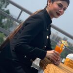 Kainaat Arora Instagram - If the ambiance is right, you'll get your high on a mocktail in a cocktail glass, as it is a guilt-free drink. . . . . #kainaatarora . Talent manager : @business.manager_kainaat 𝓘𝓷 𝓨𝓸𝓾𝓻 𝓗𝓮𝓪𝓻𝓽