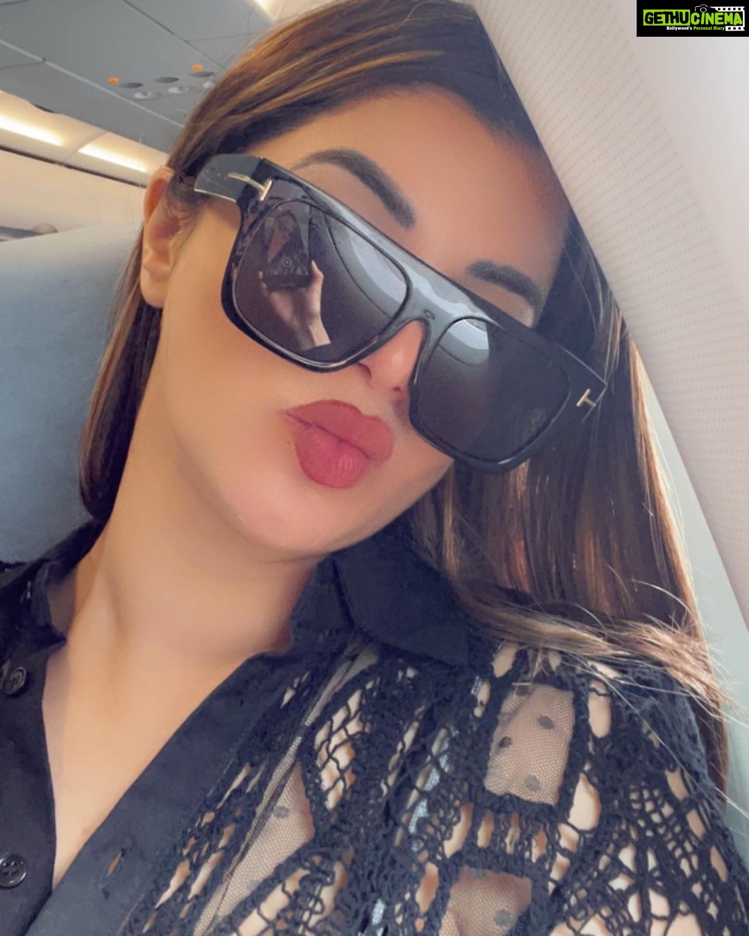 Kainaat Arora Instagram - Mumbai ✈️✈️✈️ Delhi . . . Work Day Ahead 🧿 Terminal 2 Chatrapati Shivaji Terminal Mumbai