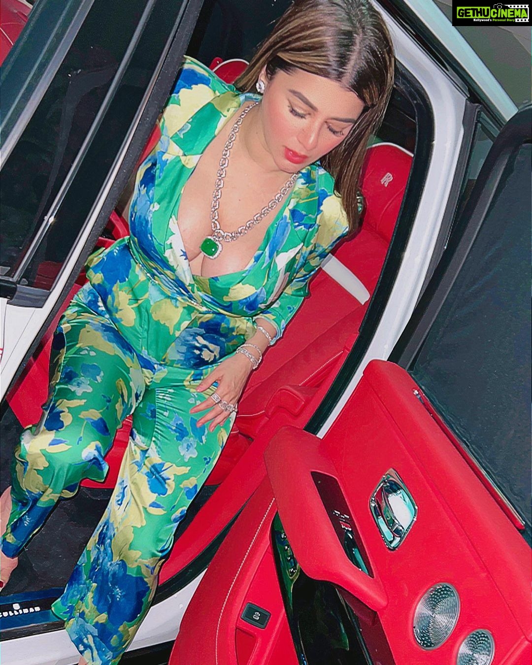 Kainaat Arora Instagram - ☘️ ☘️ 🍀 ☘️ #kainaatarora