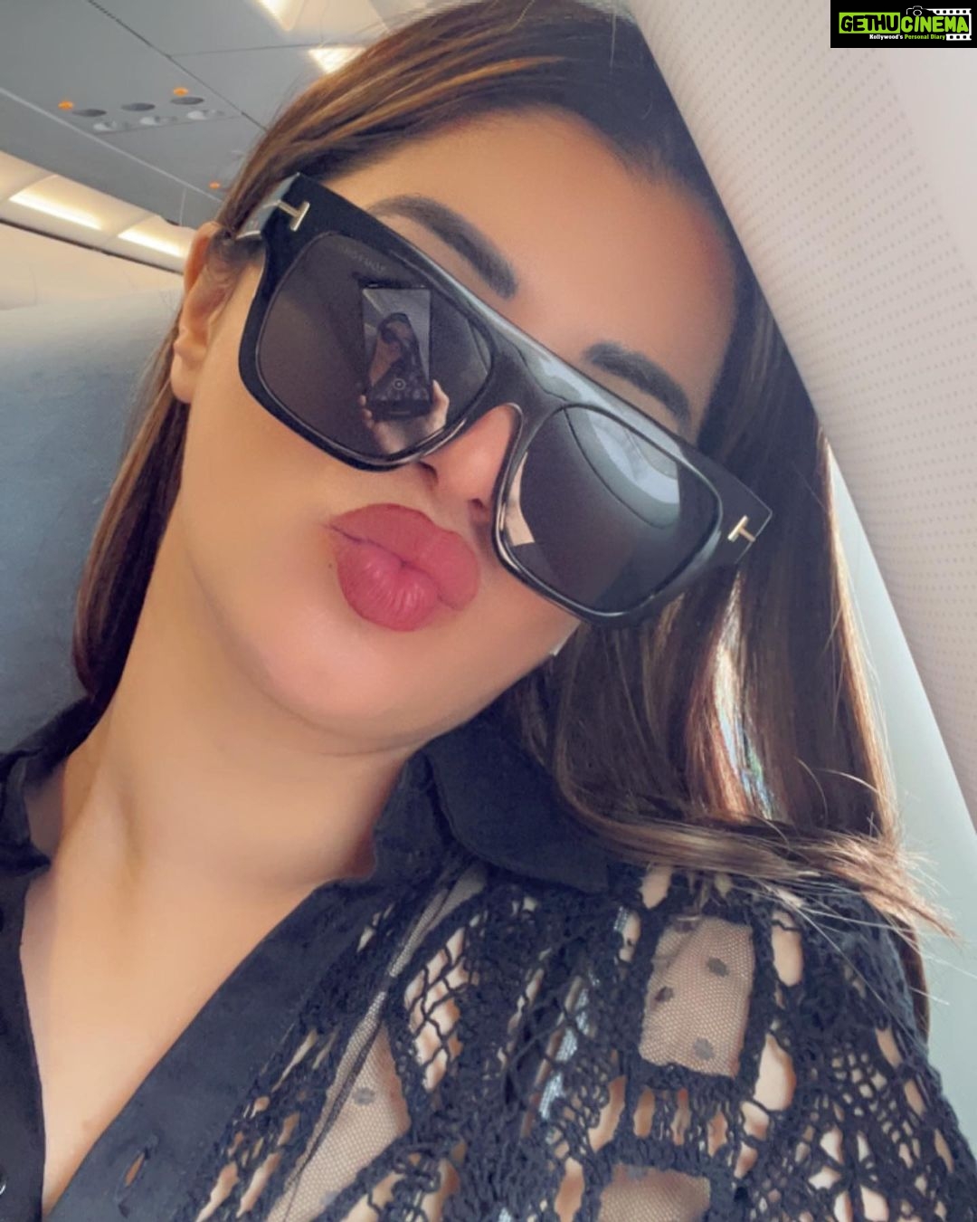 Kainaat Arora Instagram - Mumbai ✈️✈️✈️ Delhi . . . Work Day Ahead 🧿 Terminal 2 Chatrapati Shivaji Terminal Mumbai