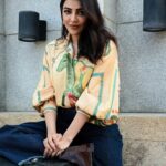 Kajal Aggarwal Instagram - Keeping it c(K)aj.. 💁🏻‍♀️ 🌕 🌕 Outfit : @shopdrawn Makeup : @vishalcharanmakeuphair Hair : @divya.naik25 Styling: @pallavi_85 & @openhousestudio.in Assisted by: @kaali.ma & @mehavenkatesh Photography : @palaniappansubramanyam Backdrop : @basementstudio.