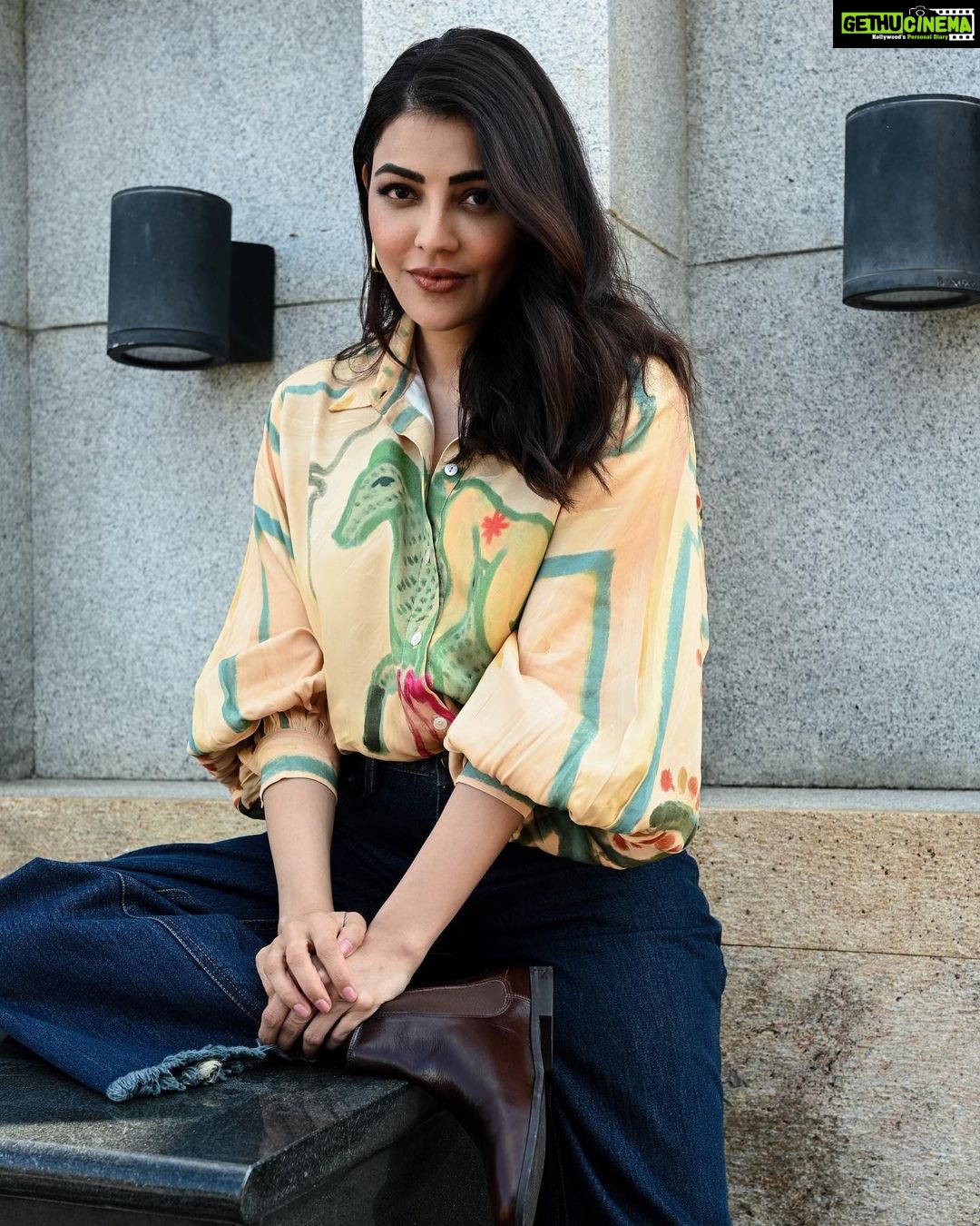 Kajal Aggarwal Instagram - Keeping it c(K)aj.. 💁🏻♀️ 🌕 🌕 Outfit : @shopdrawn Makeup : @vishalcharanmakeuphair Hair : @divya.naik25 Styling: @pallavi_85 & @openhousestudio.in Assisted by: @kaali.ma & @mehavenkatesh Photography : @palaniappansubramanyam Backdrop : @basementstudio.