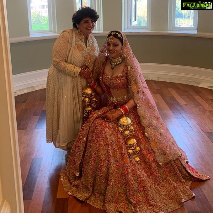Kajal Aggarwal Instagram - Happiest Mother’s Day my fabulous mommy ! Thank you for teaching me everything I know! What can@I ever do without you!! 😘❤️😘❤️ I love you sooooo much! @vinayagg2060