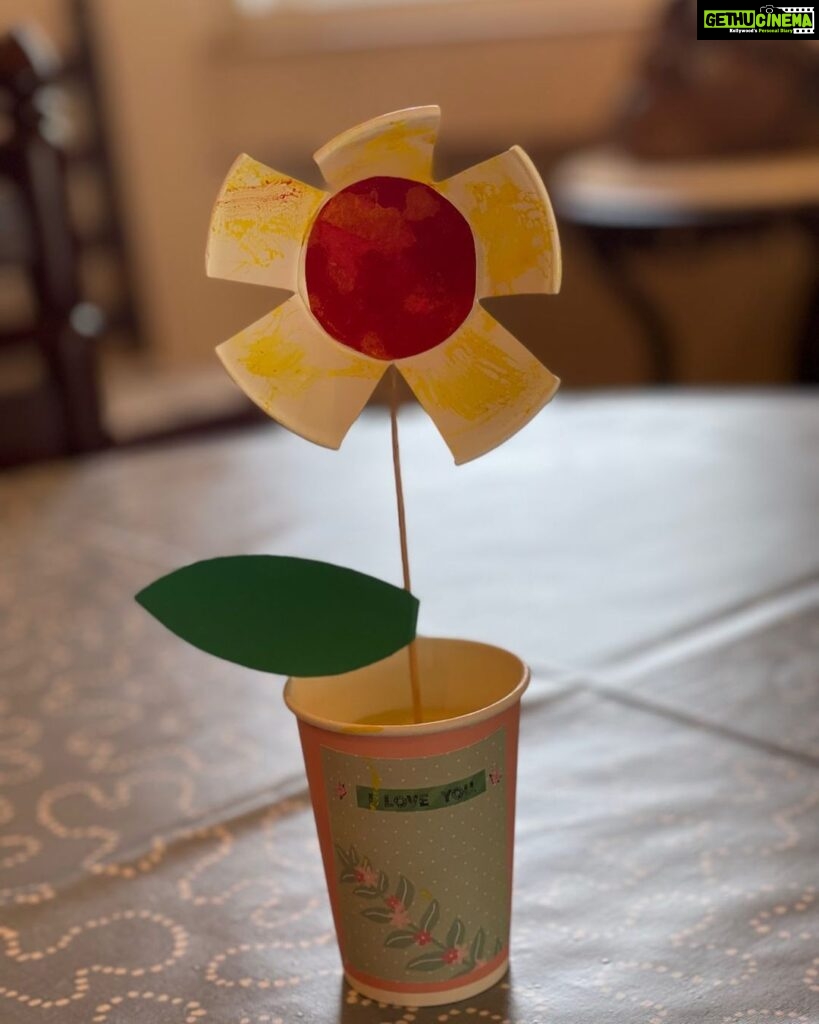 Kajal Aggarwal Instagram - Mother’s Day never felt more special. Neil painted this flower for me🥰🥲 Best present ever!!! So so precious ❤️