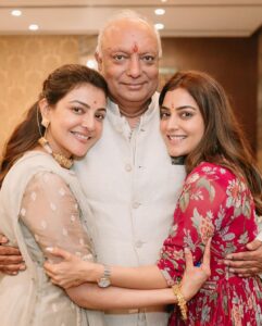 Kajal Aggarwal Instagram - Happiest Father’s Day papa ! What would we do without you 😍🤩❤️ @suman.agg09 here’s striking our favourite pose, every time! 🤗🤗 @nishaaggarwal