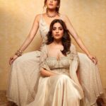 Kajal Aggarwal Instagram - Such a fun shoot with my fabulous sister @nishaaggarwal 😍😍 @azafashions @devanginishar @aparnabadlani ❤️