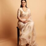 Kajol Instagram - होली त्योहार है रंगों का… मस्ती और मोहब्बत के ढंगों का… बुराई पे नेकी की जीत का… इंसानियत, शराफ़त और प्रीत का… तो आइए खेलें होली… बोलके प्रेम की बोली… होली की ढेर सारी शुभकामनाएँ… ❤️🧡💛💚💙💜🤍 #HappyHoli #Holi #Colours