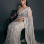 Kajol Instagram - Have you ever seen a laid back wedding picture? 😋