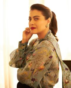 Kajol Instagram - In my moment ✨
.
#SalaamVenky #Promotions #ChristmasVibes