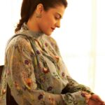 Kajol Instagram - In my moment ✨ . #SalaamVenky #Promotions #ChristmasVibes