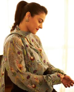 Kajol Instagram - In my moment ✨ . #SalaamVenky #Promotions #ChristmasVibes
