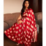 Kajol Instagram - Polka dotted retro feels.. everything felt more vivid then, what say? Think we felt more 😜 #StillInRed #RedForSalaamVenky #Promotions