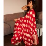 Kajol Instagram - Polka dotted retro feels.. everything felt more vivid then, what say? Think we felt more 😜 #StillInRed #RedForSalaamVenky #Promotions