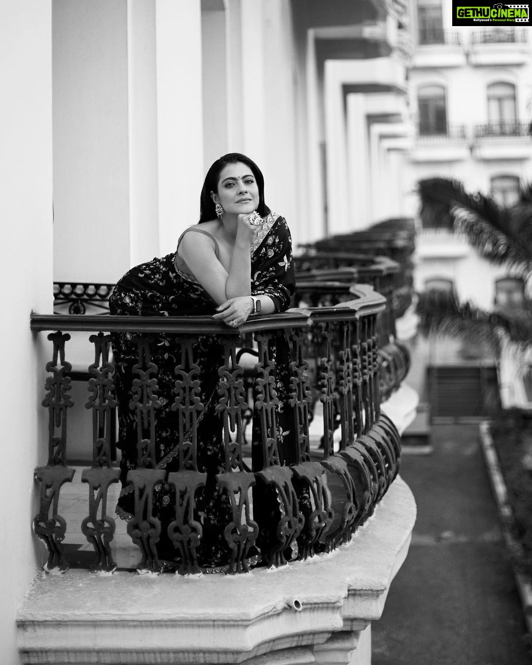 Kajol Instagram - Feeling the Kolkata vibes 😍✨ . #KolkataDiaries #RedForSalaamVenky #SalaamVenky