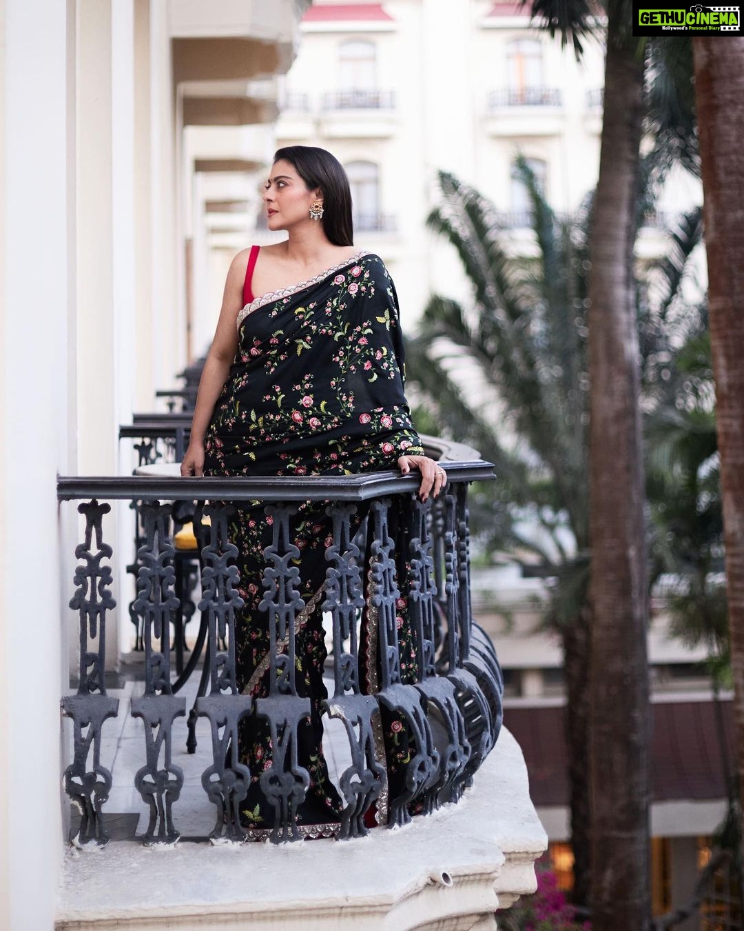 Kajol Instagram - Feeling the Kolkata vibes 😍✨ . #KolkataDiaries #RedForSalaamVenky #SalaamVenky