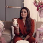 Kajol Instagram - Got the most unexpected Mother’s Day surprise from @igpcom and you can tell how much I loved it ✨ Blown over by @igpcom ‘s curation of personalised gifts, hampers, cakes, flowers, & as you can see I couldn’t wait to devour the chocolates! It’s now time for you to surprise the one person that expects nothing, but deserves the best 💝 Head to IGP.com and find your perfect gift 😎 #KajolxIGP #mothersdaywithIGP #igpcelebrations #indiakigiftingsite #igp #personalizedgifts #happymothersday #mothersday2023 #mothersdaygifts #onlinegifts #gifting