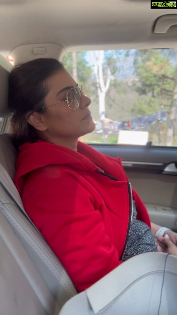 Kajol Instagram - ⚠️ CAUTION ⚠️ Please do NOT try this without supervision.. It takes years of experience to sleep comfortably on long drives without banging ur head at least 25 times on something or the other. It is an art! 😝 #IAmSerious #JustTryItAndSee