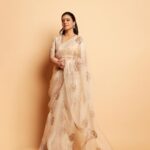 Kajol Instagram - होली त्योहार है रंगों का… मस्ती और मोहब्बत के ढंगों का… बुराई पे नेकी की जीत का… इंसानियत, शराफ़त और प्रीत का… तो आइए खेलें होली… बोलके प्रेम की बोली… होली की ढेर सारी शुभकामनाएँ… ❤️🧡💛💚💙💜🤍 #HappyHoli #Holi #Colours