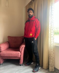 Kalaiyarasan Instagram - 🖤❤️