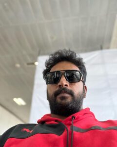 Kalaiyarasan Instagram - 🖤❤️