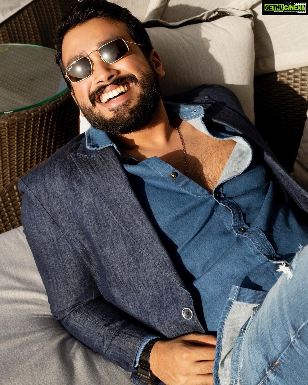Kalidas Jayaram Instagram - Hair artist- @_hair.me.out_ Makeup artist- @blendingiscardio Stylist- @swanand.joshii 📸-@anjana_ranjan_ @novotelmumbaiairport Novotel Mumbai International Airport