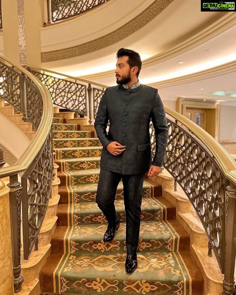 Kalidas Jayaram Instagram - Styled by @studio149 @swathi_purushothaman 📸 @actorjayaram_official Emirates Palace Mandarin Oriental, Abu Dhabi