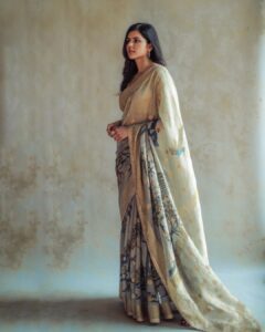 Kalyani Priyadarshan Instagram - 🕊️🦩🦚
@kalyanjewellers_official @archanajaju.in @ajaykumar_elango @shruthimanjari