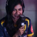Kalyani Priyadarshan Instagram - Had the amazing chance to watch the @kochibluespikers give it their all this weekend. Thank you @primevolley @kochibluespikers @sonylivindia for the opportunity to cheer live from the commentary box and get to be a real commentator! Truly an unforgettable experience 🎤 😍♥️ #kochikaaraney #seshammikeilfathima @muthootmicrofin @muthootpappachangroup