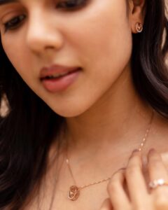 Kalyani Priyadarshan Instagram - Happy Valentines/Galentines everyone! 💕. #sayitwithsomethingspecial with @kalyanjewellers_official