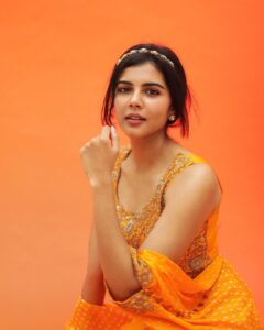Kalyani Priyadarshan Instagram - Going to take a moment during this post to say that today marks 5 years for me in the industry with you guys. I’m so grateful for every bit of growth I’ve had (with the successes as well as in my craft). I’m grateful for every new fan, for every new bit of love that is coming my way. And I’m even more grateful to the fans that have stuck around from day 1 and been on this journey with me for the last 5 years across languages, across genres. You know who you are. I know who you are. I hope I continue to grow over the coming years and you guys with me ♥️