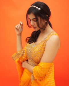 Kalyani Priyadarshan Instagram - Going to take a moment during this post to say that today marks 5 years for me in the industry with you guys. I’m so grateful for every bit of growth I’ve had (with the successes as well as in my craft). I’m grateful for every new fan, for every new bit of love that is coming my way. And I’m even more grateful to the fans that have stuck around from day 1 and been on this journey with me for the last 5 years across languages, across genres. You know who you are. I know who you are. I hope I continue to grow over the coming years and you guys with me ♥️