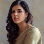 Kalyani Priyadarshan Instagram - 🕊️🦩🦚 @kalyanjewellers_official @archanajaju.in @ajaykumar_elango @shruthimanjari