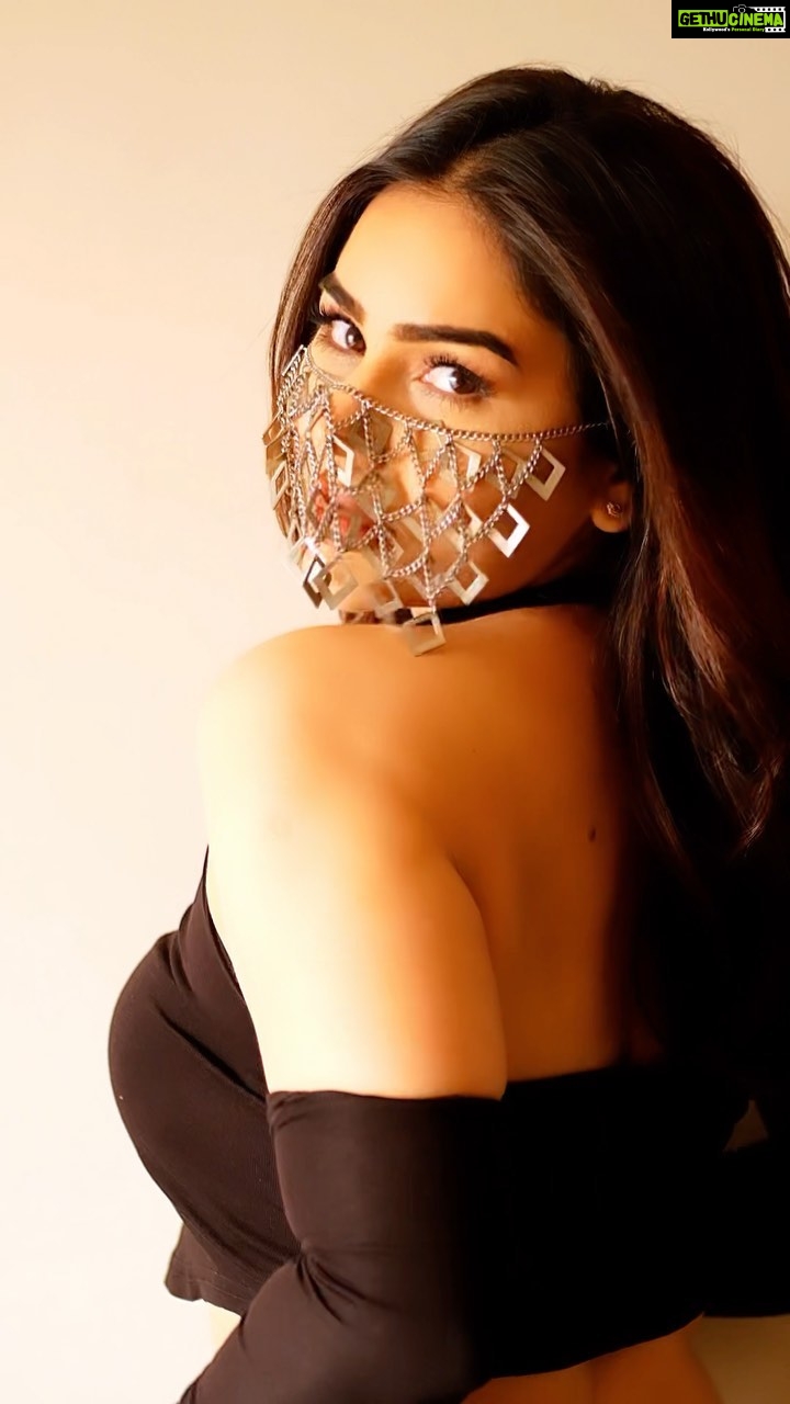 Kangna Sharma Instagram - Video by - @sanjaydubeyphotography MUA - @makeup_asfaque