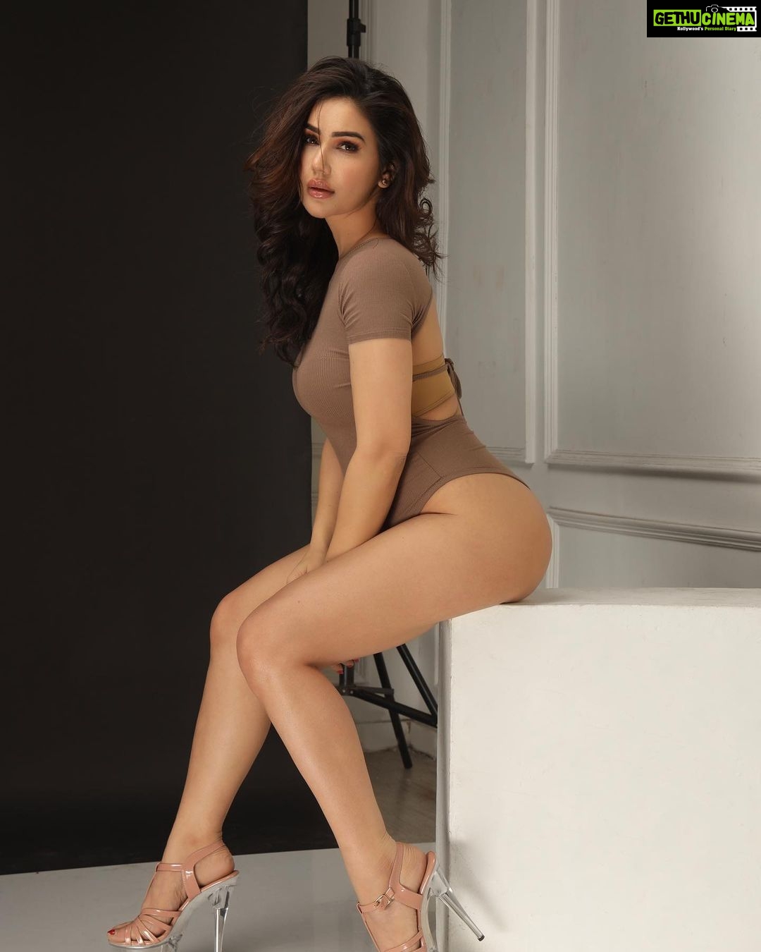 Kangna sharma hot videos