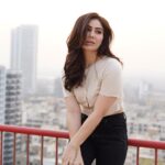 Kangna Sharma Instagram - Her Heart bloomed Sunflowers, So she Would always Face the light 🌻🌻 Makeup&hair- @makeup_asfaque
