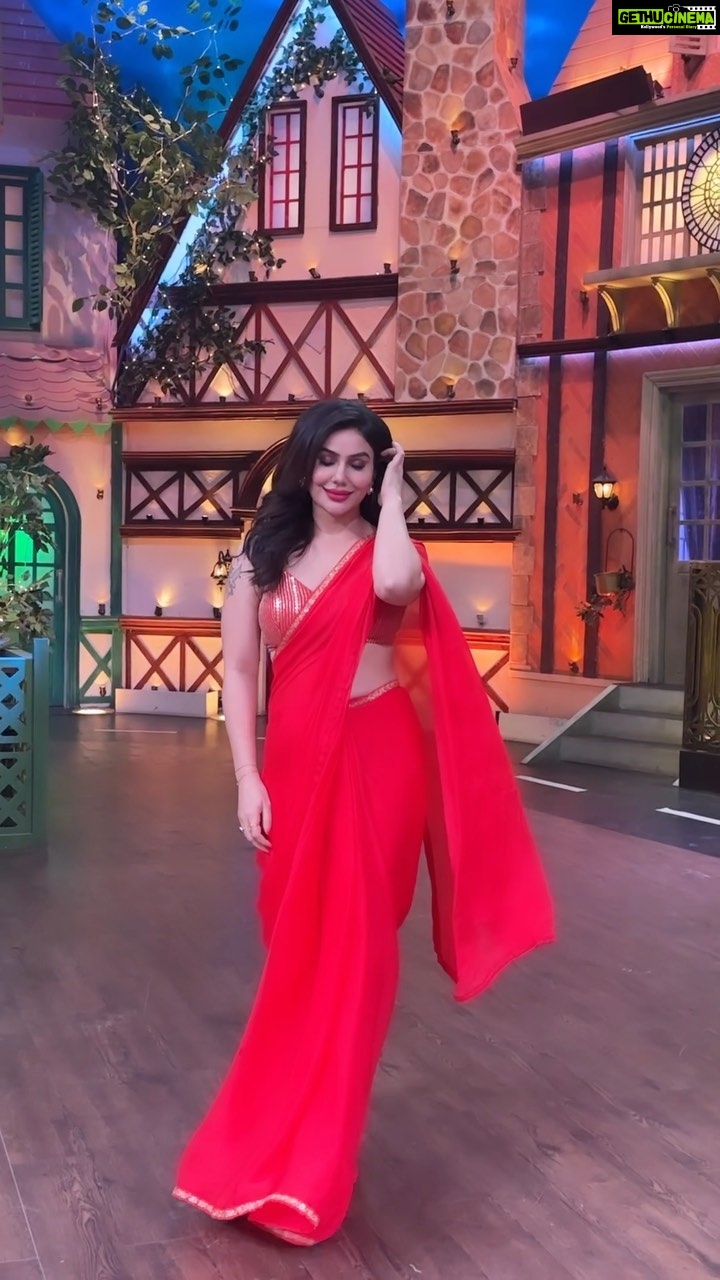 Kangna Sharma Instagram - how is it han ? i think not even close to Susmita 😋