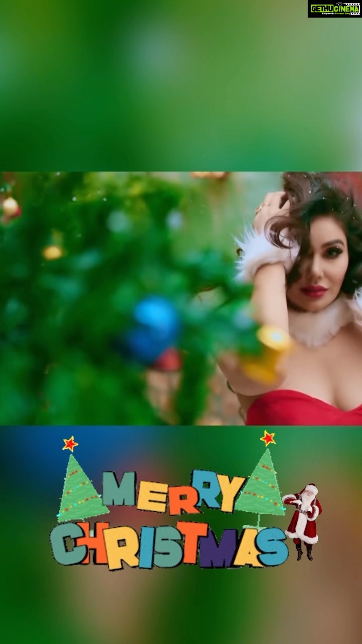 Kangna Sharma Instagram - We wish you Merry Christmas & HAPPY NEW YEAR 🥳🌟🎄🎁🎈🎊 Santa claus Crossed 26 Million and Trending again 😍