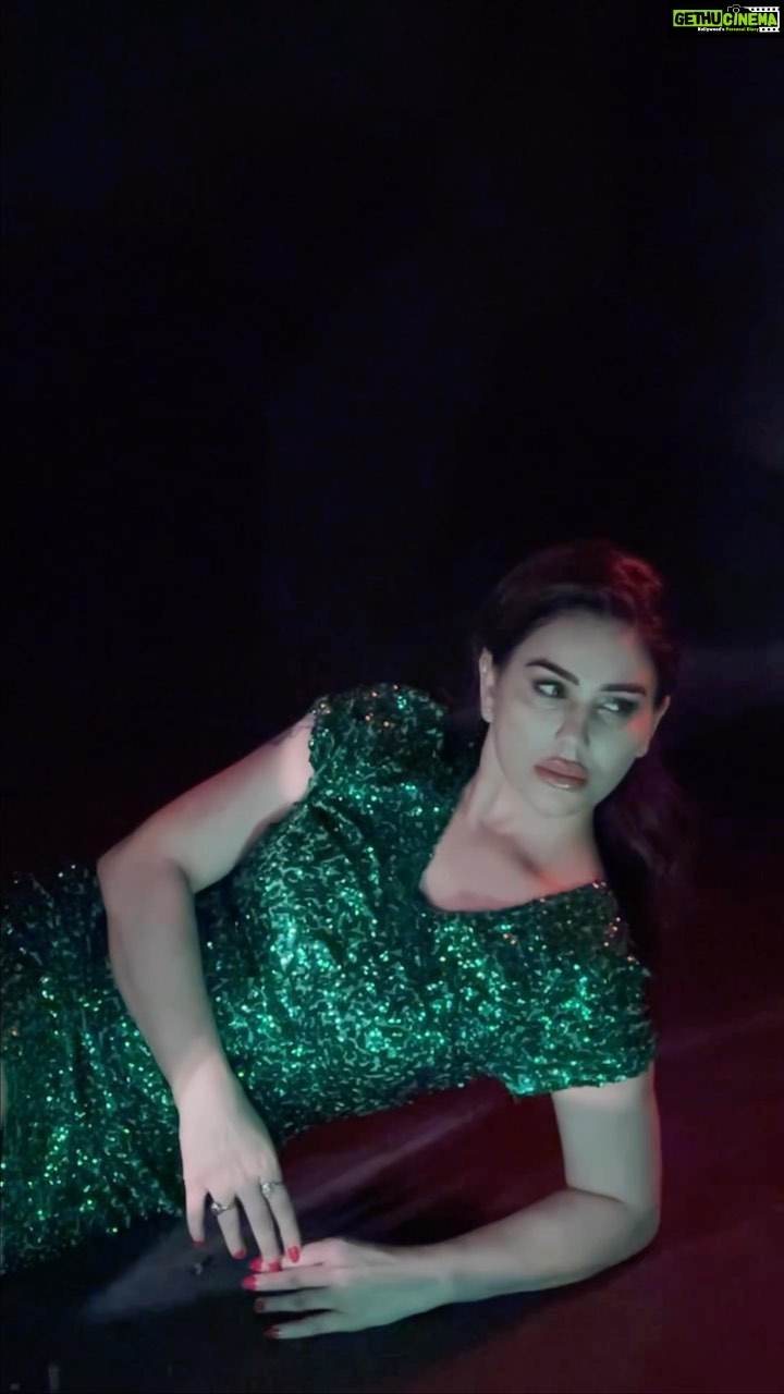 Kangna Sharma Instagram - I love catching u ๐looking at me ๐๐๐คฃ