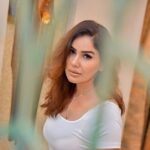 Kangna Sharma Instagram - The most beautiful things in life are not things .They’re People and places,Memories and Pictures, They are feelings and Moments and smiles and laughter 🥰