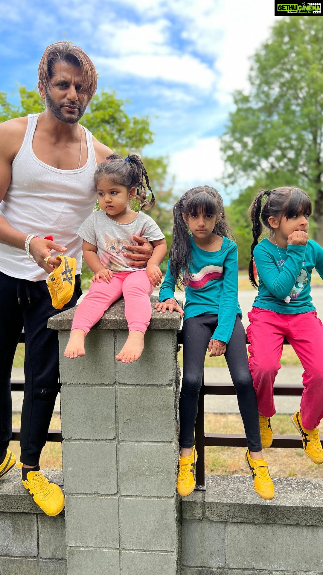 Karanvir Bohra Instagram - What can I say about being a father to these 3 goddesses #saraswati #durga #laxmi Not a moment goes by when I don’t miss a chance to spend time with them, play with them, be part of their silliness and just listen to their non stop talking ❤️❤️❤️ These moments are going to fly away so soon but love and memories will remain forever.. I so love being their dad.. #onitsukatiger #onitsuka ##happyfathersday #fathersdaygifts #dadanddaughter