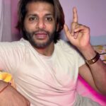 Karanvir Bohra Instagram - Cover picture funny hai, but content inspiring hai …… “Shoe is just a shoe until someone wears them.” #kvb #karanvirbohra #air on @primevideoin